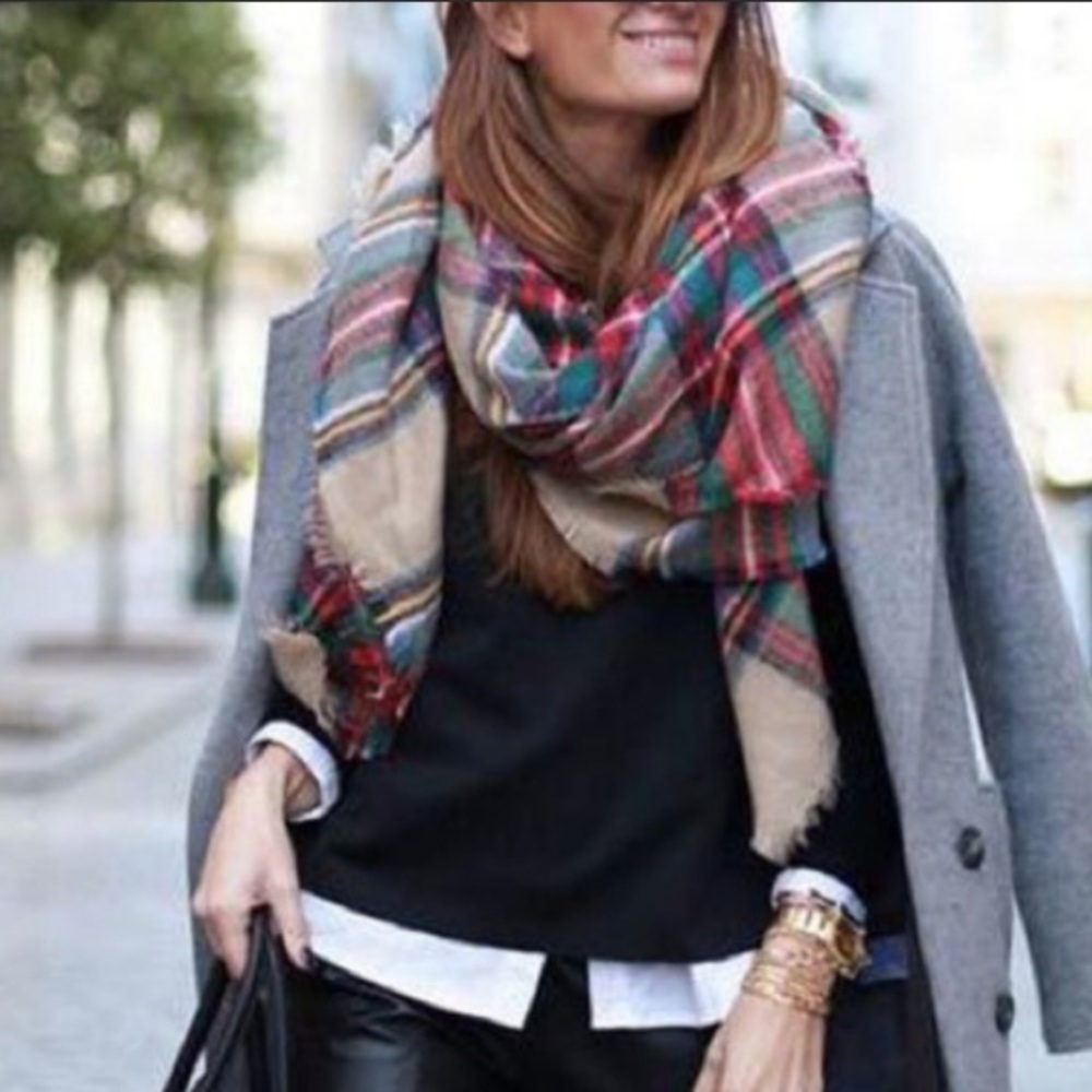 Plaid scarf. NWT RED, green, beige, winter, fringe Christmas, fall - Picture 3 of 12